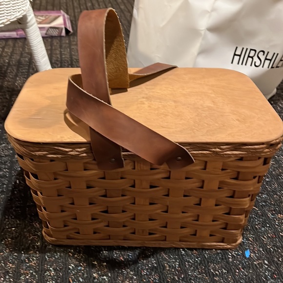 Authentic Vintage Picnic Basket - Picture 8 of 8